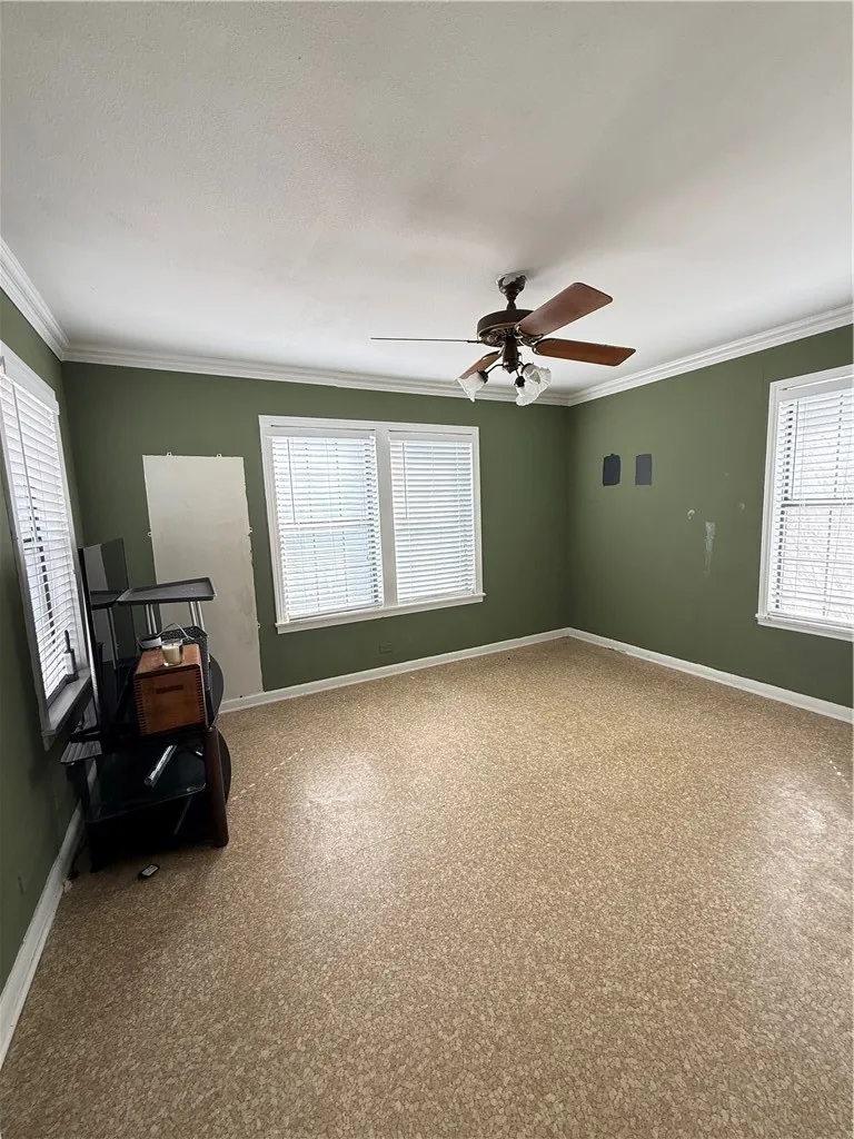 1603 Pena Street Alice, TX 78332