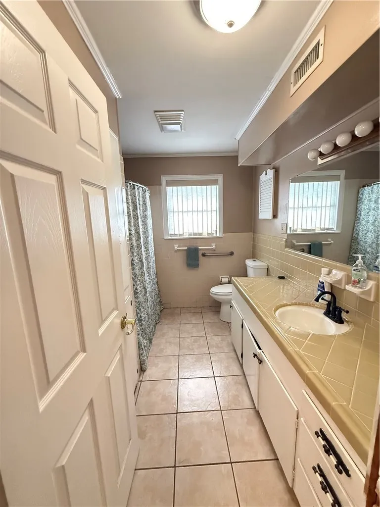 1603 Pena Street Alice, TX 78332