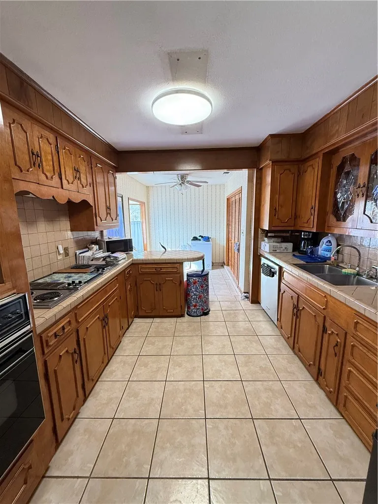 1603 Pena Street Alice, TX 78332