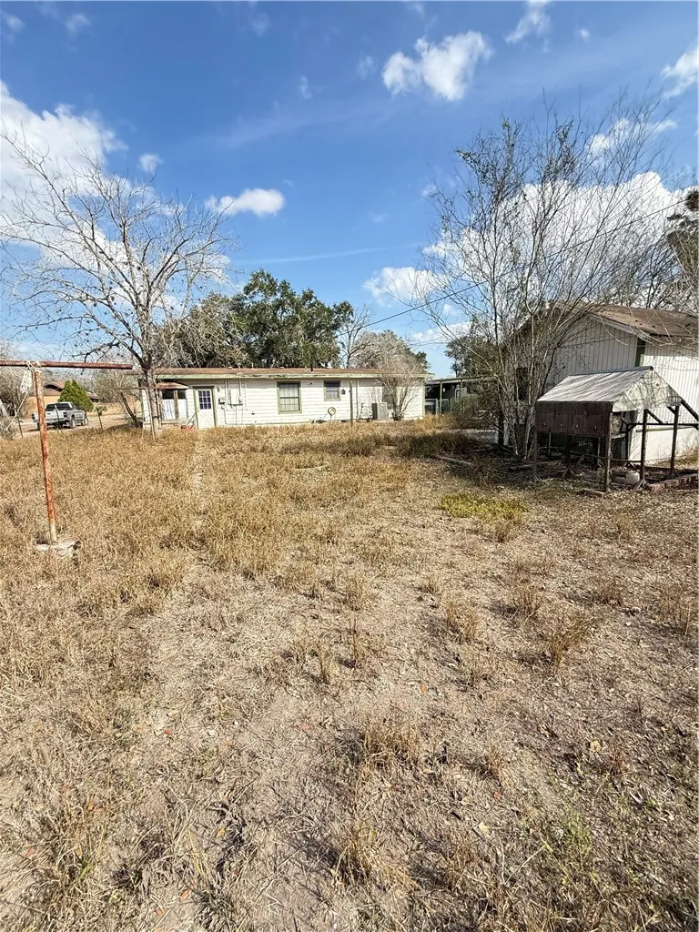 1603 Pena Street Alice, TX 78332