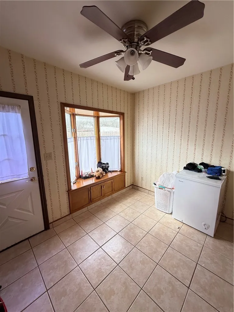 1603 Pena Street Alice, TX 78332