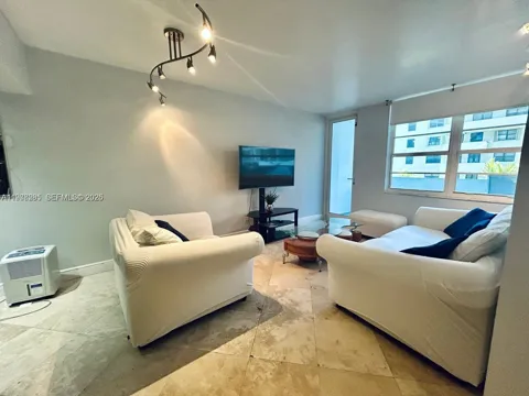 100 Lincoln Rd #728