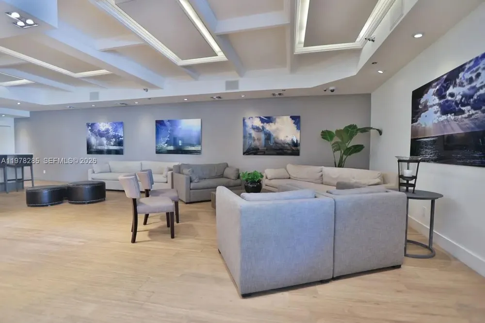 100 Lincoln Rd #728 Miami Beach, FL 33139