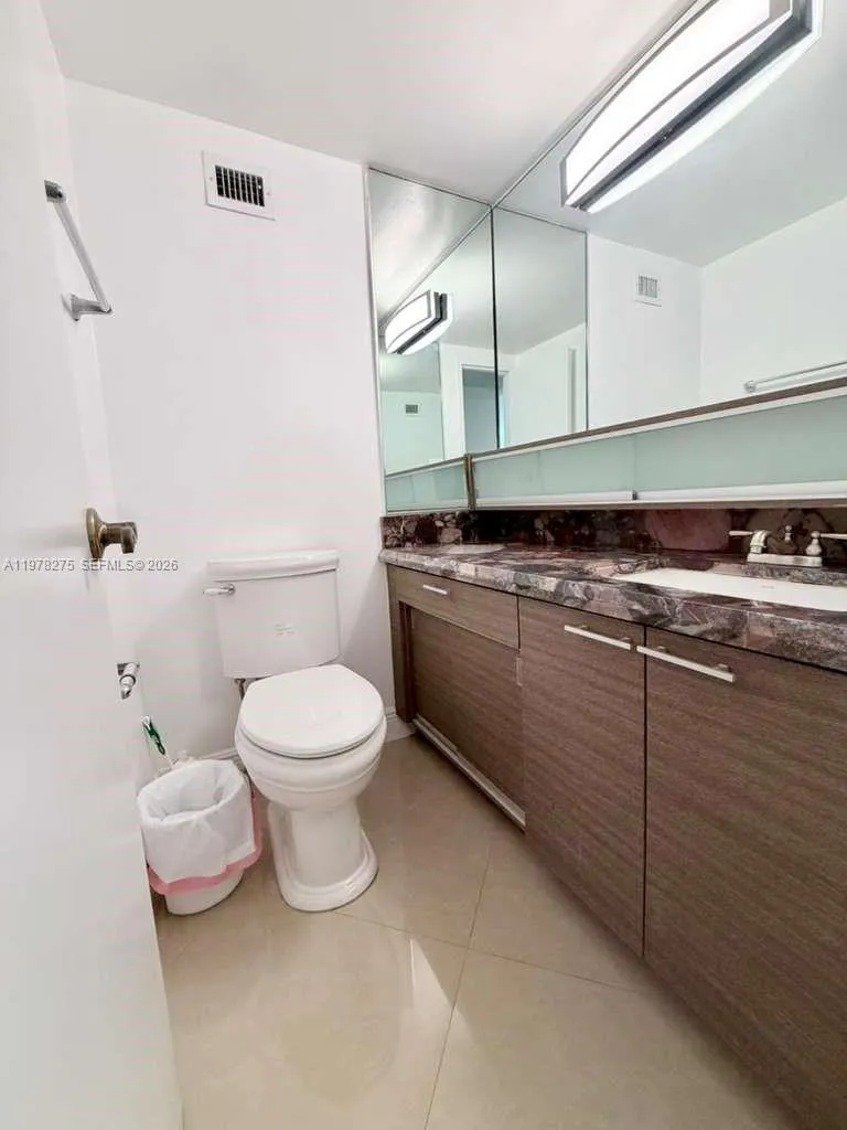 100 Lincoln Rd #521 Miami Beach, FL 33139