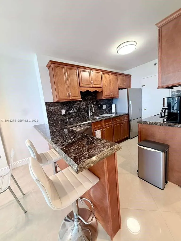 100 Lincoln Rd #521 Miami Beach, FL 33139