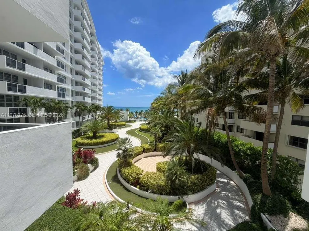 100 Lincoln Rd #521 Miami Beach, FL 33139