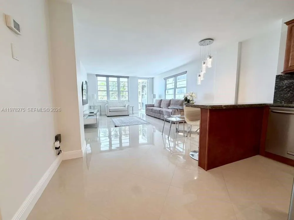 100 Lincoln Rd #521 Miami Beach, FL 33139