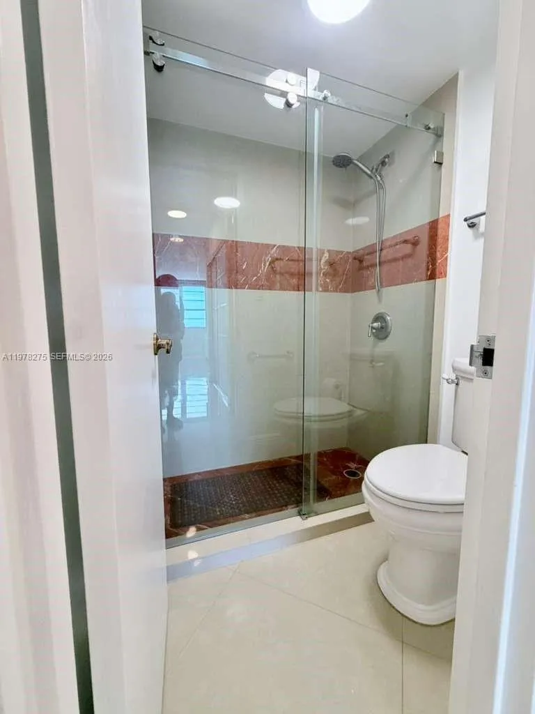 100 Lincoln Rd #521 Miami Beach, FL 33139