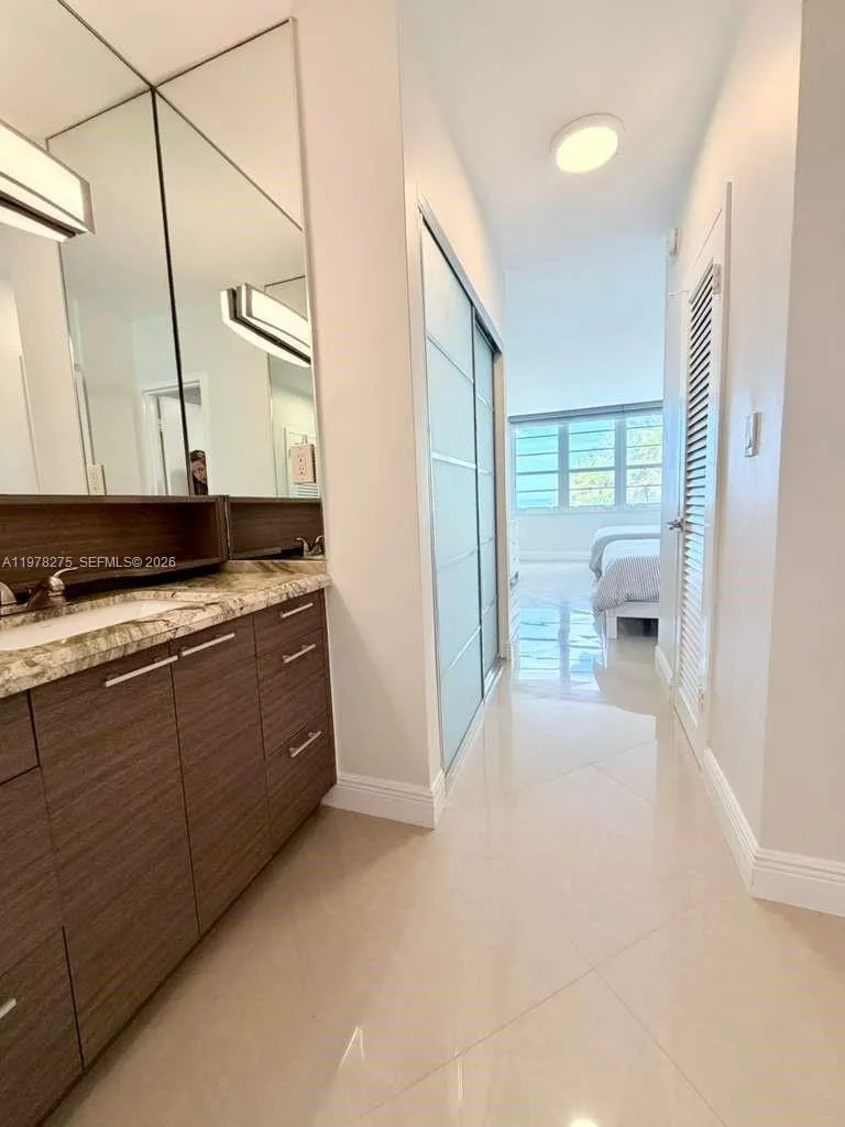 100 Lincoln Rd #521 Miami Beach, FL 33139
