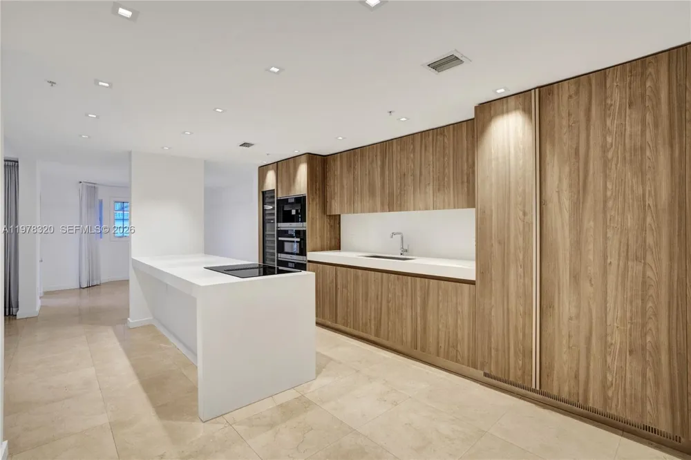 1415 Sunset Harbour Dr #202 Miami Beach, FL 33139