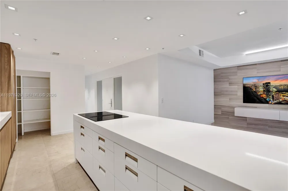 1415 Sunset Harbour Dr #202 Miami Beach, FL 33139