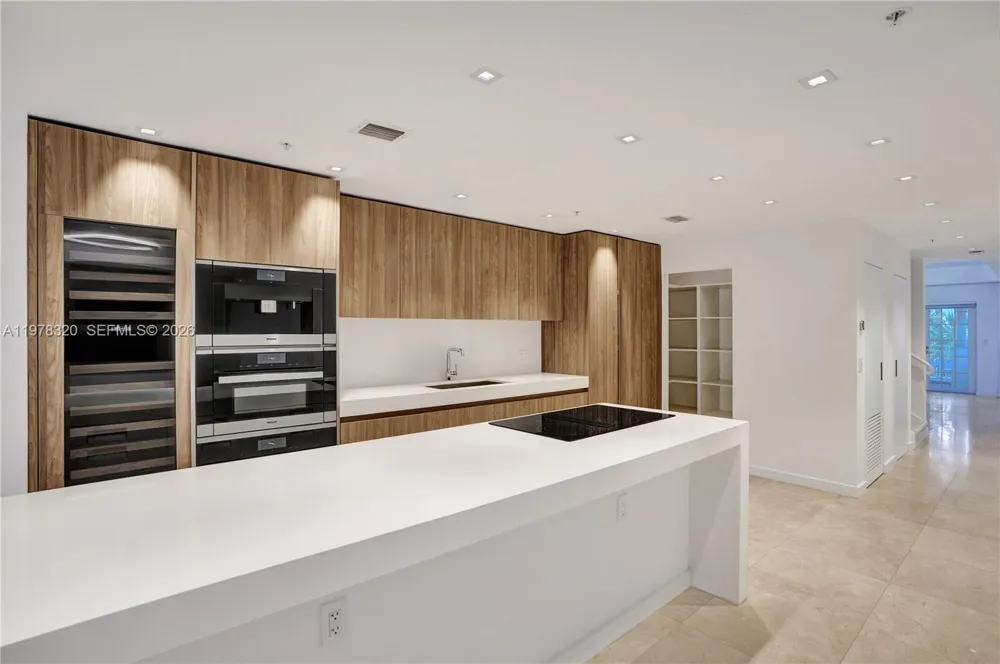 1415 Sunset Harbour Dr #202 Miami Beach, FL 33139