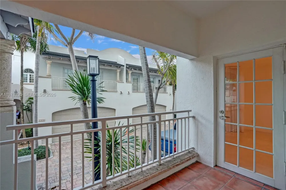 1415 Sunset Harbour Dr #202 Miami Beach, FL 33139