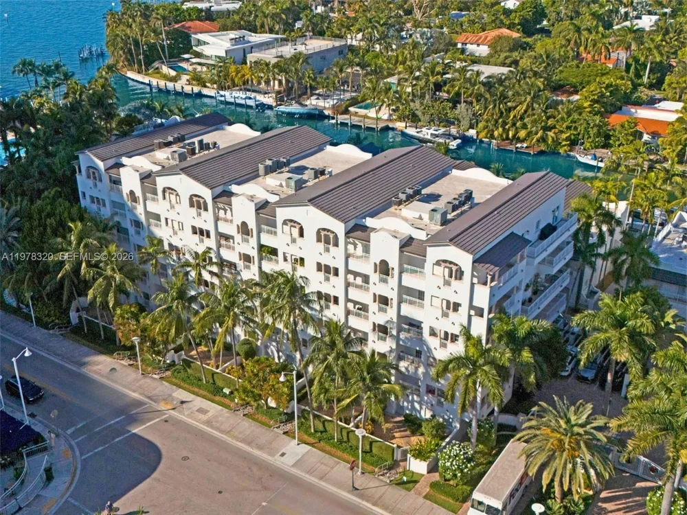 1415 Sunset Harbour Dr #202 Miami Beach, FL 33139