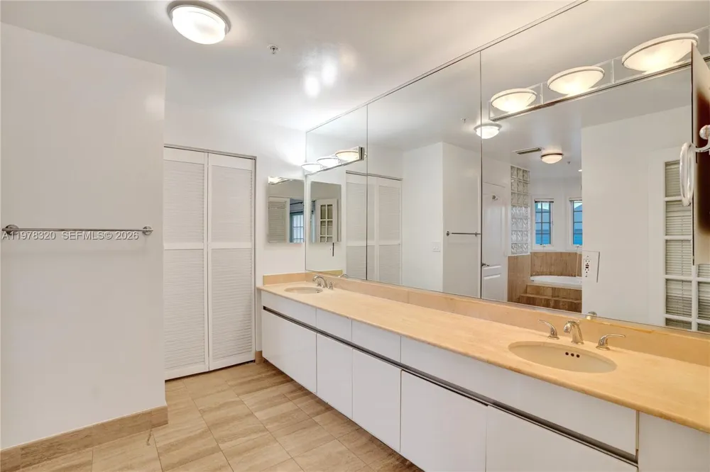 1415 Sunset Harbour Dr #202 Miami Beach, FL 33139