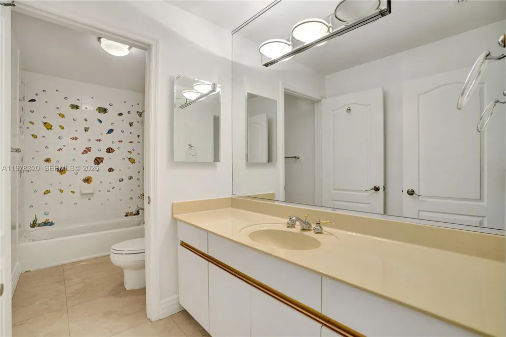 1415 Sunset Harbour Dr #202 Miami Beach, FL 33139