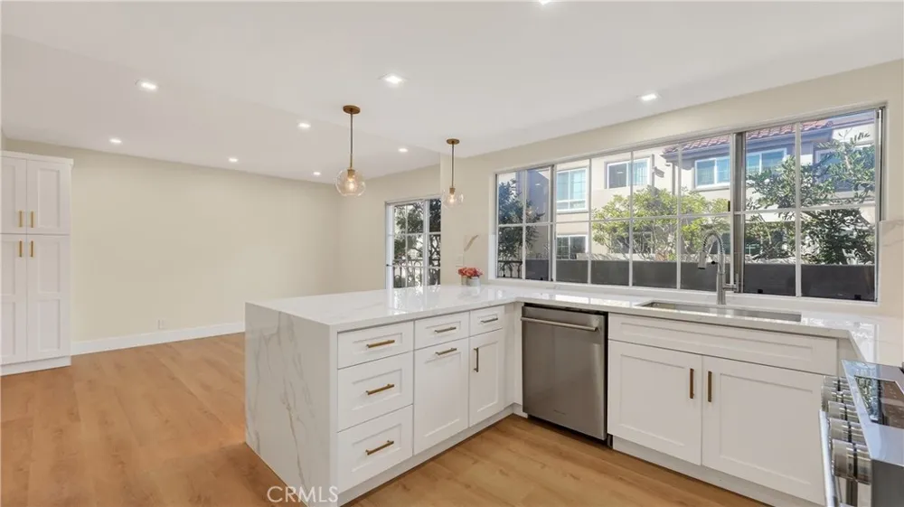 19282 Torreypines Huntington Beach, CA 92648