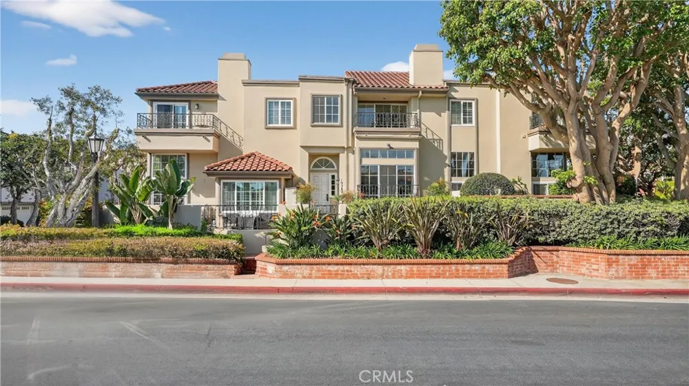19282 Torreypines Huntington Beach, CA 92648