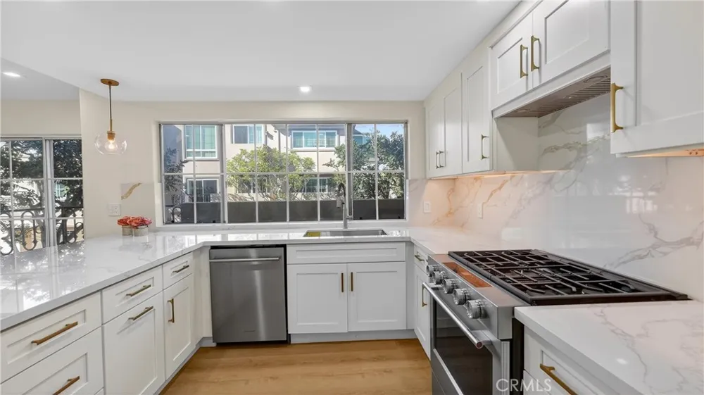 19282 Torreypines Huntington Beach, CA 92648