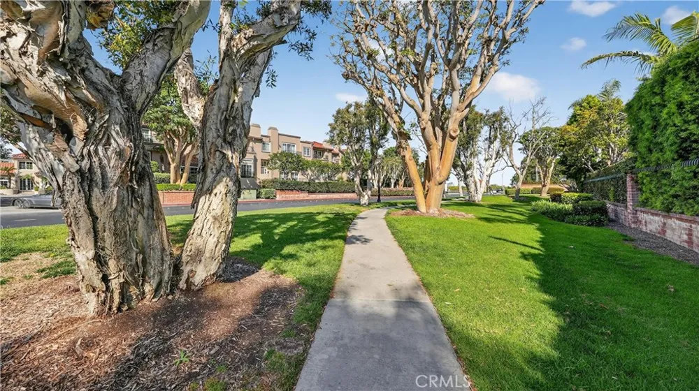 19282 Torreypines Huntington Beach, CA 92648