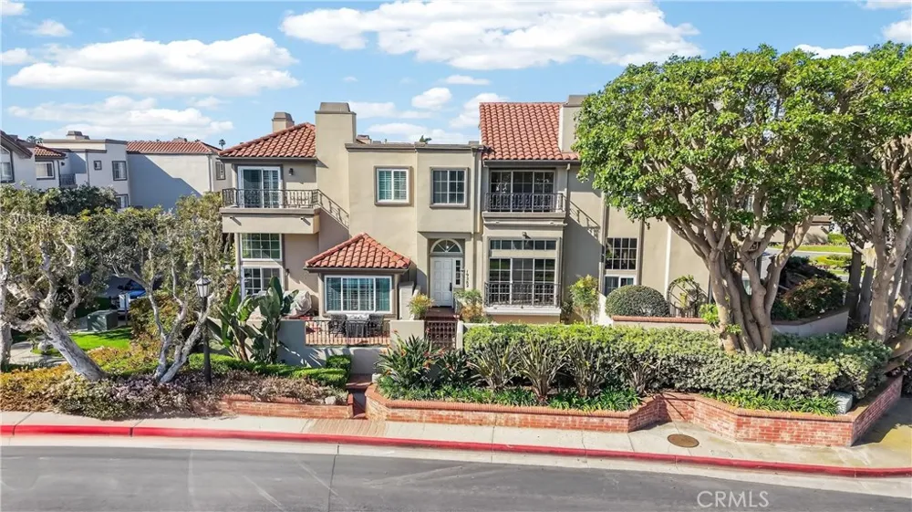 19282 Torreypines Huntington Beach, CA 92648