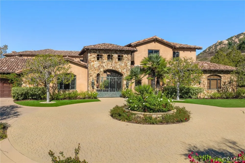 18795 Heritage Poway, CA 92064