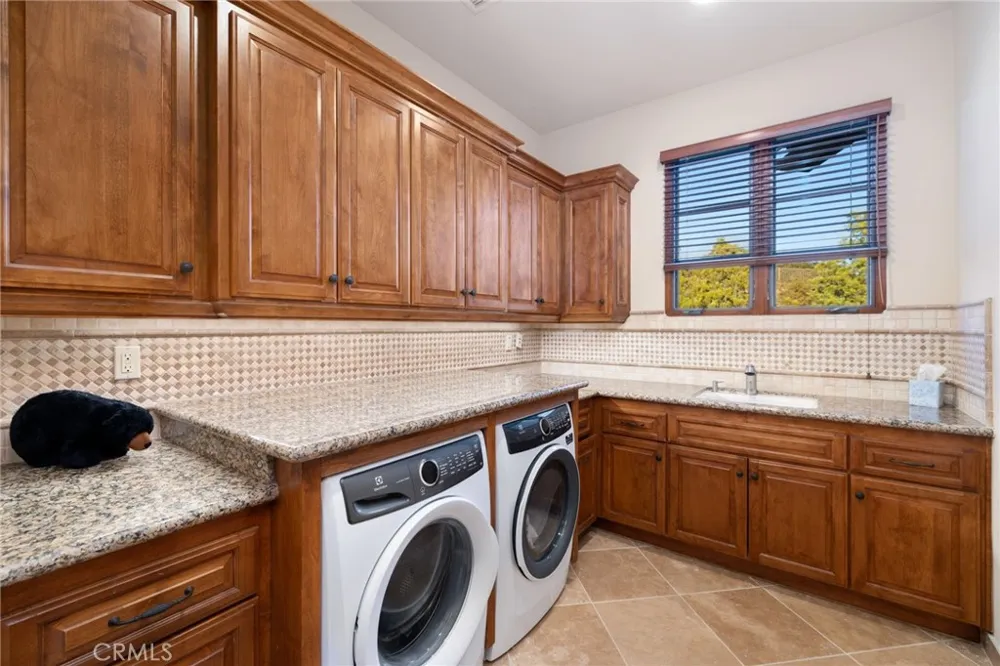 18795 Heritage Poway, CA 92064