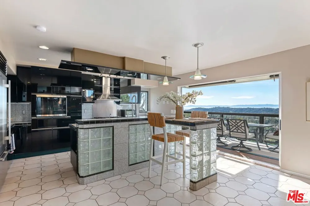 2919 Kenmore Place Santa Barbara, CA 93105