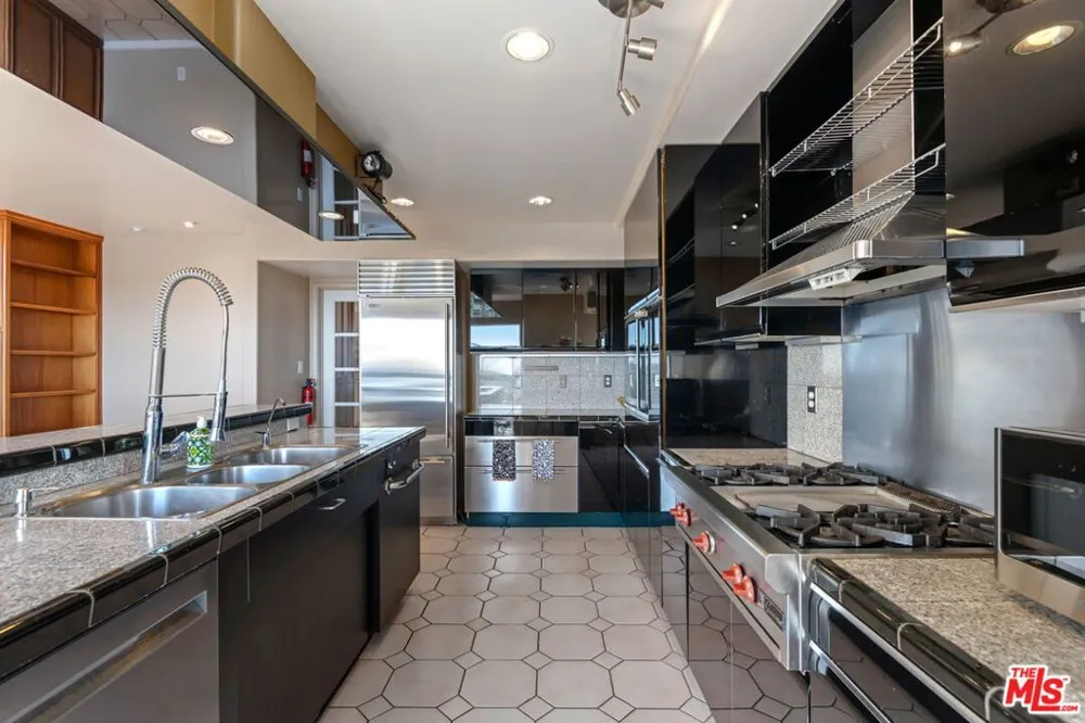 2919 Kenmore Place Santa Barbara, CA 93105