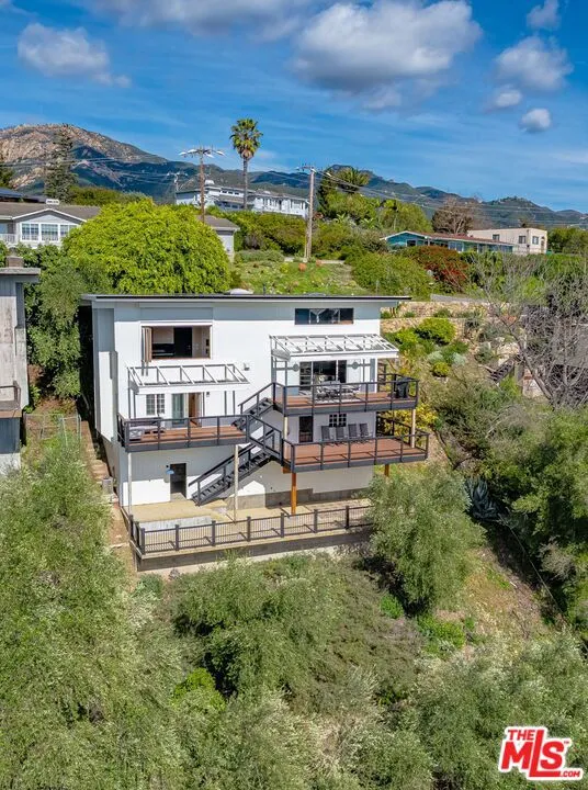 2919 Kenmore Place Santa Barbara, CA 93105
