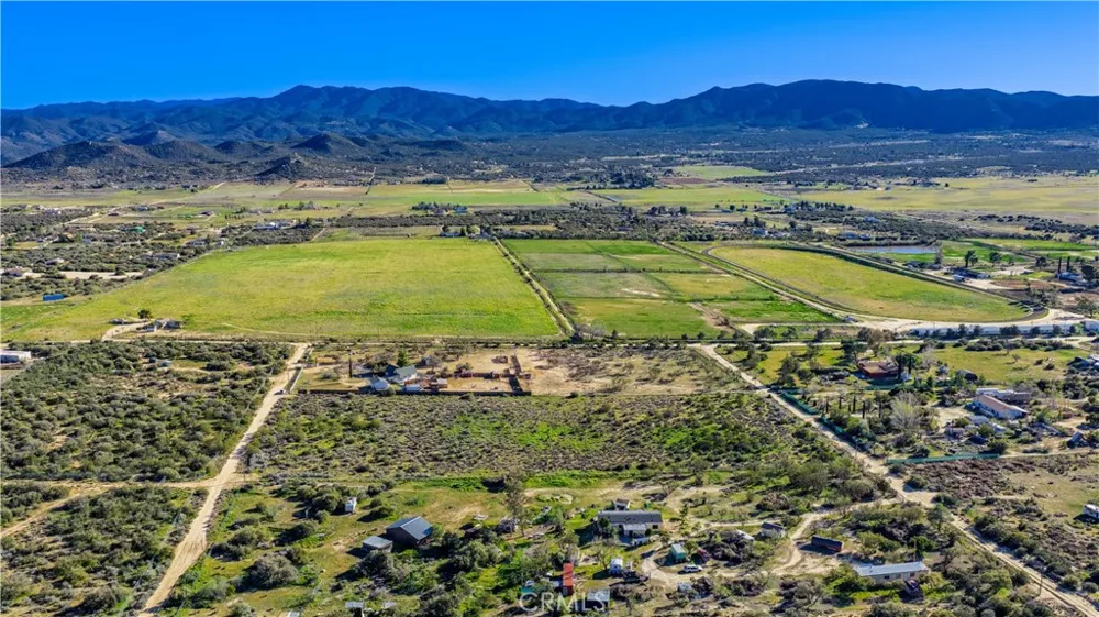 1 Apple Road Anza, CA 92539