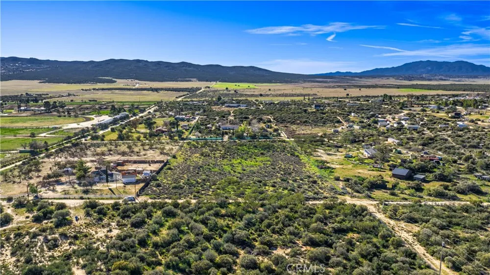 1 Apple Road Anza, CA 92539
