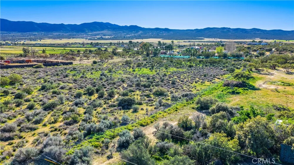 1 Apple Road Anza, CA 92539