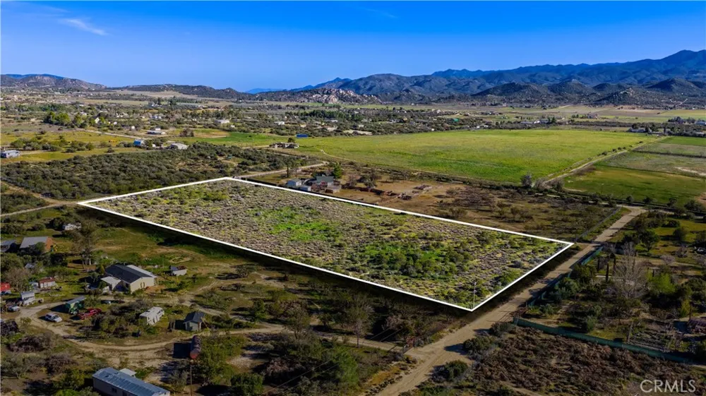 1 Apple Road Anza, CA 92539