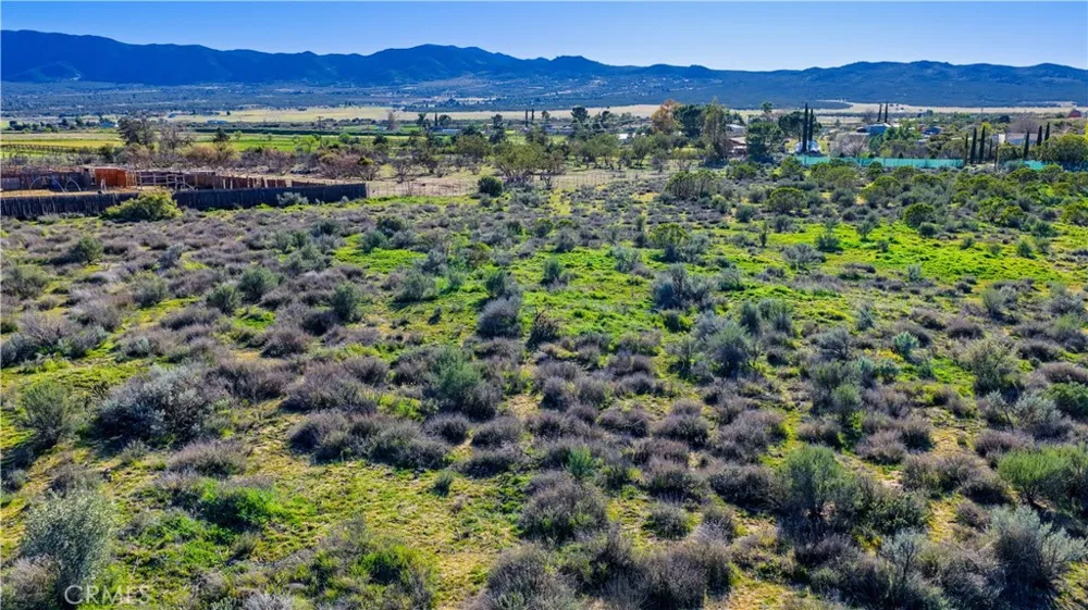 1 Apple Road Anza, CA 92539