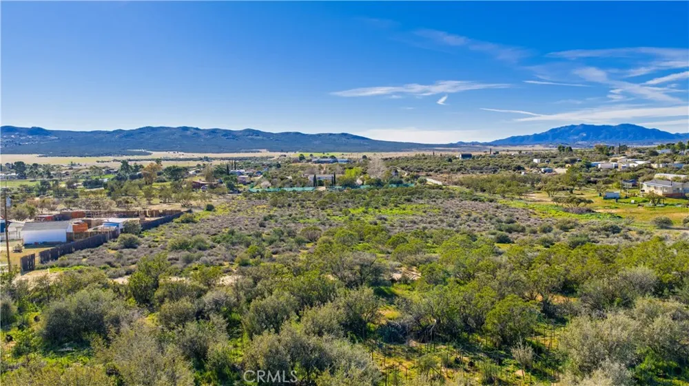 1 Apple Road Anza, CA 92539