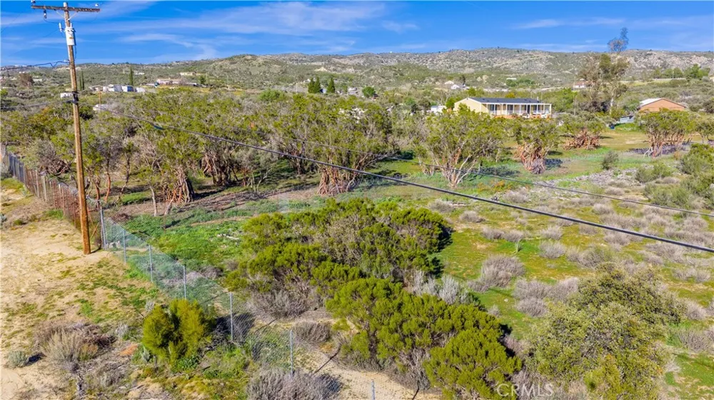 1 Apple Road Anza, CA 92539
