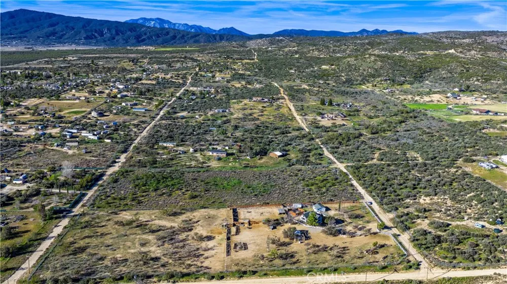 1 Apple Road Anza, CA 92539