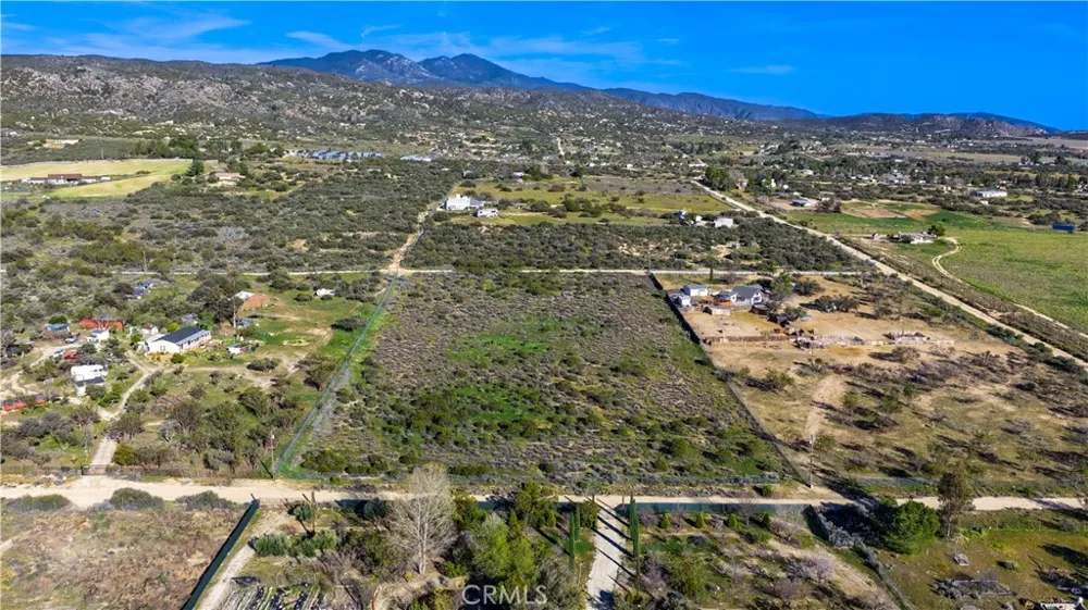 1 Apple Road Anza, CA 92539