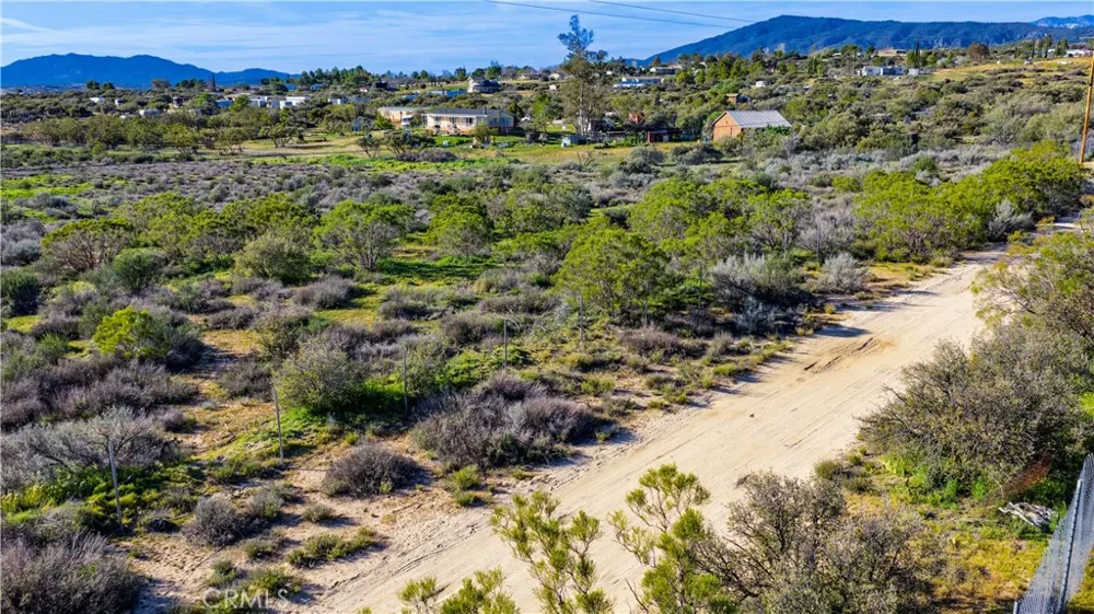 1 Apple Road Anza, CA 92539