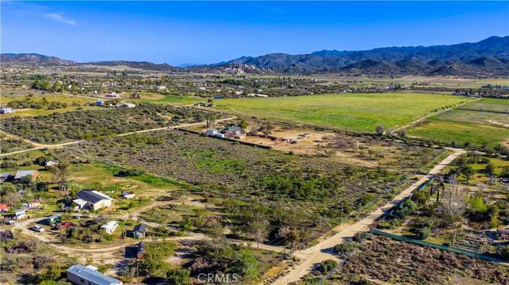1 Apple Road Anza, CA 92539