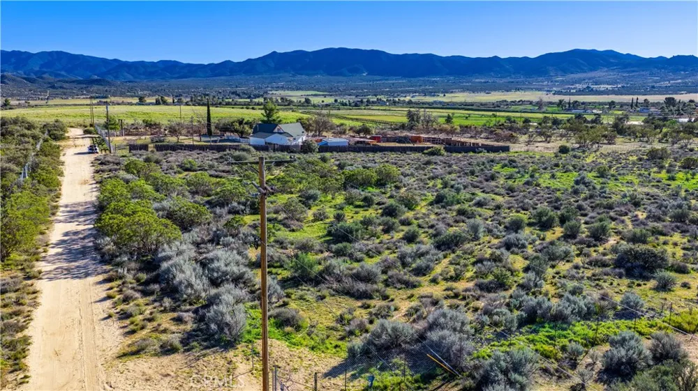 1 Apple Road Anza, CA 92539