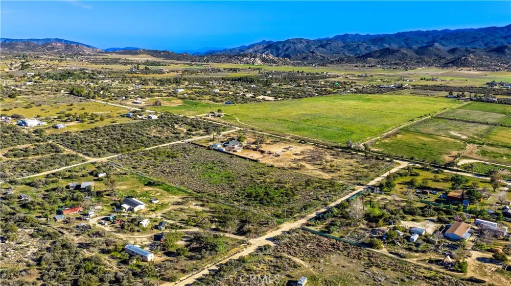 1 Apple Road Anza, CA 92539