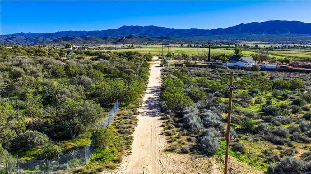1 Apple Road Anza, CA 92539