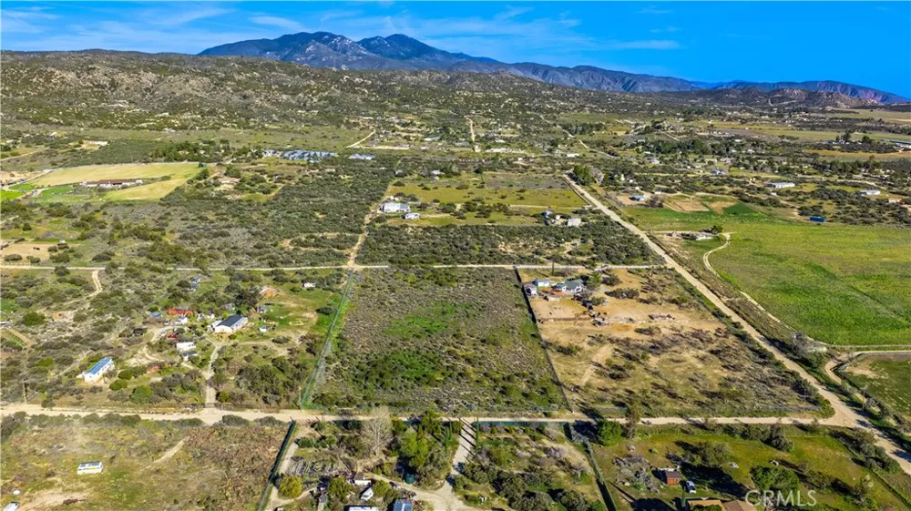 1 Apple Road Anza, CA 92539