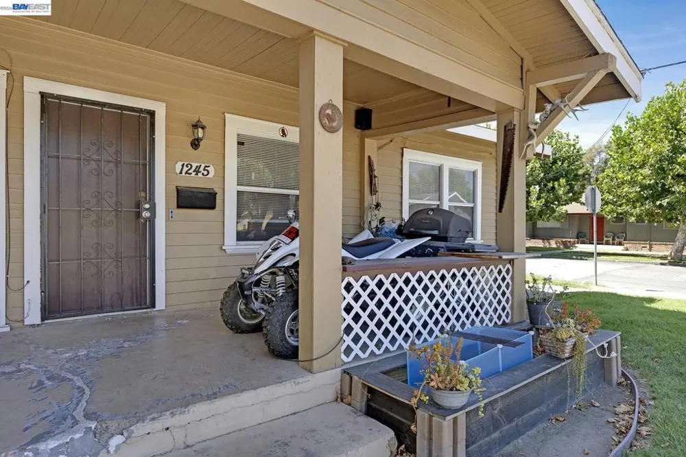 1245 Parker Ave Tracy, CA 95376