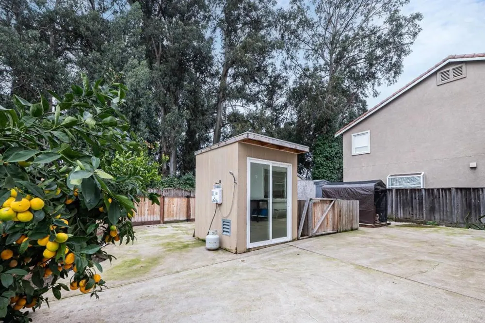 708 Raineer Court San Leandro, CA 94577