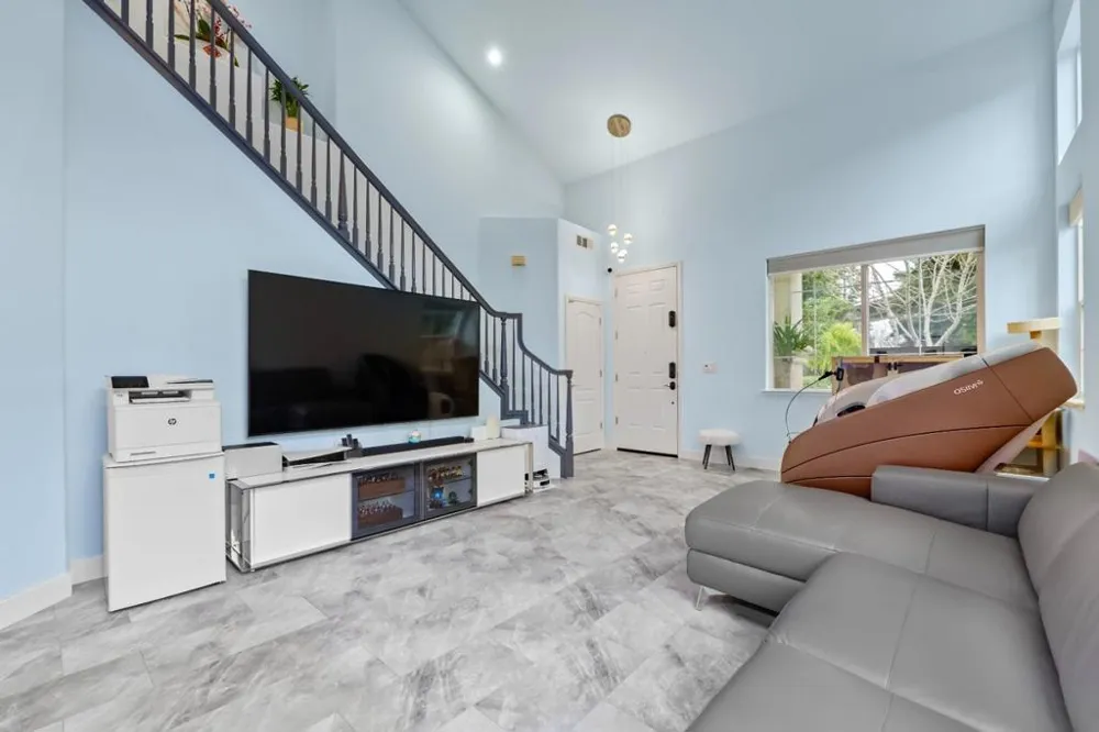 708 Raineer Court San Leandro, CA 94577
