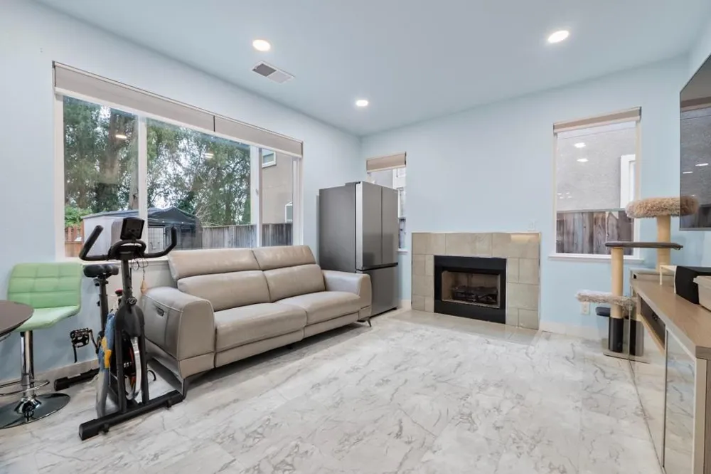 708 Raineer Court San Leandro, CA 94577