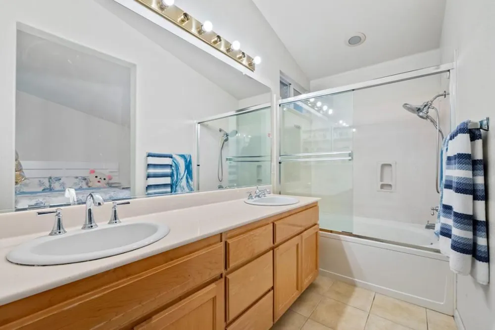 708 Raineer Court San Leandro, CA 94577